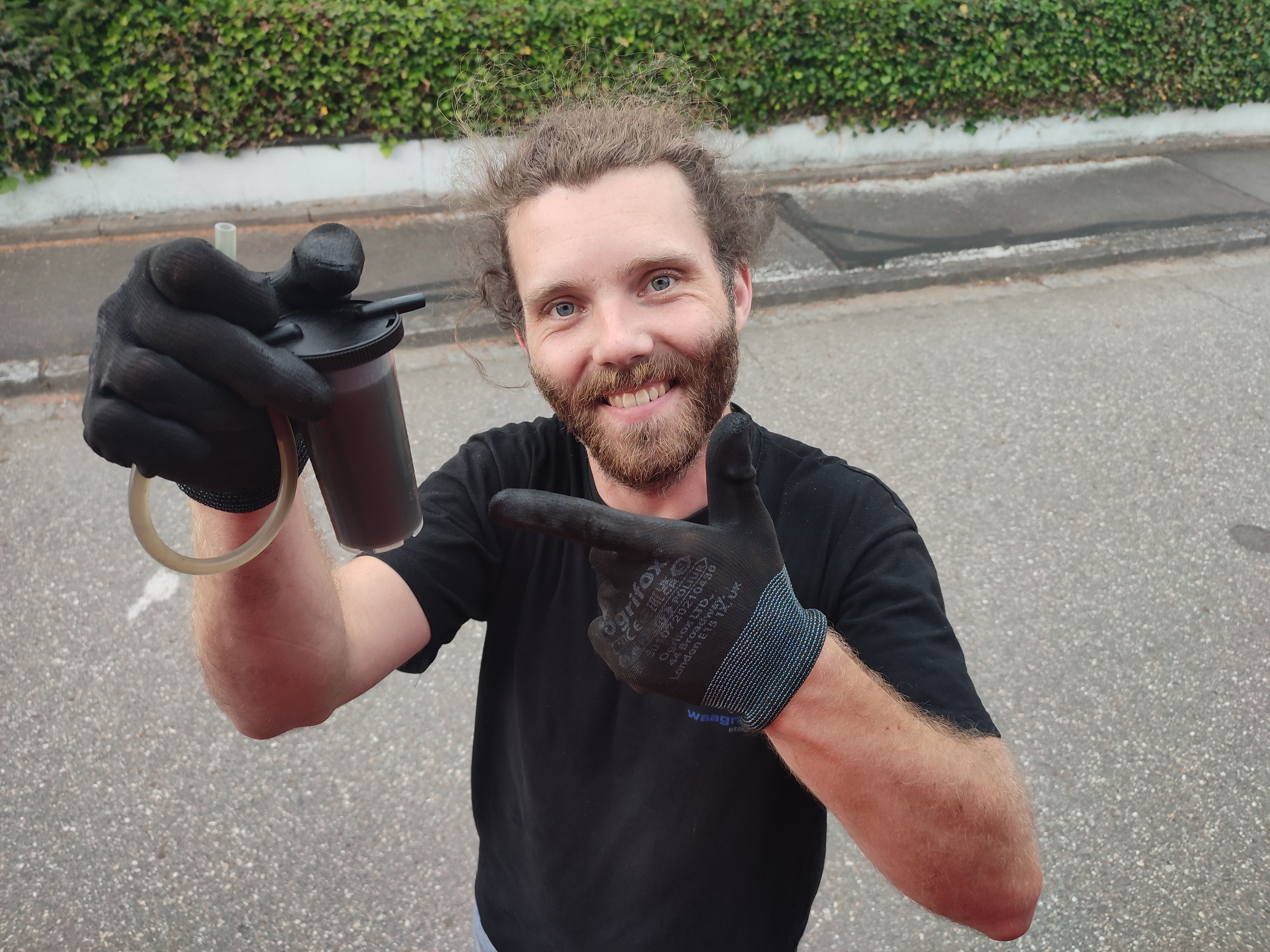 Schwarze Bremsflüssigkeit nach dem Kauf vom Vorbesitzer